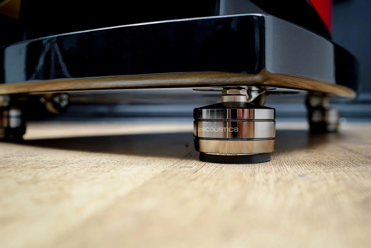 IsoAcoustics Gaia Titan Theis