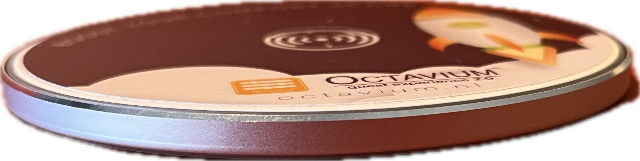 Caricabatterie wireless Octavium montato su superficie