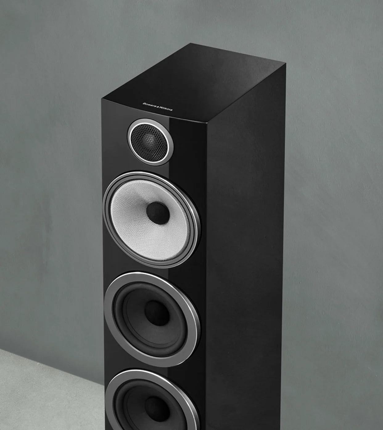Bowers & Wilkins 704 S3